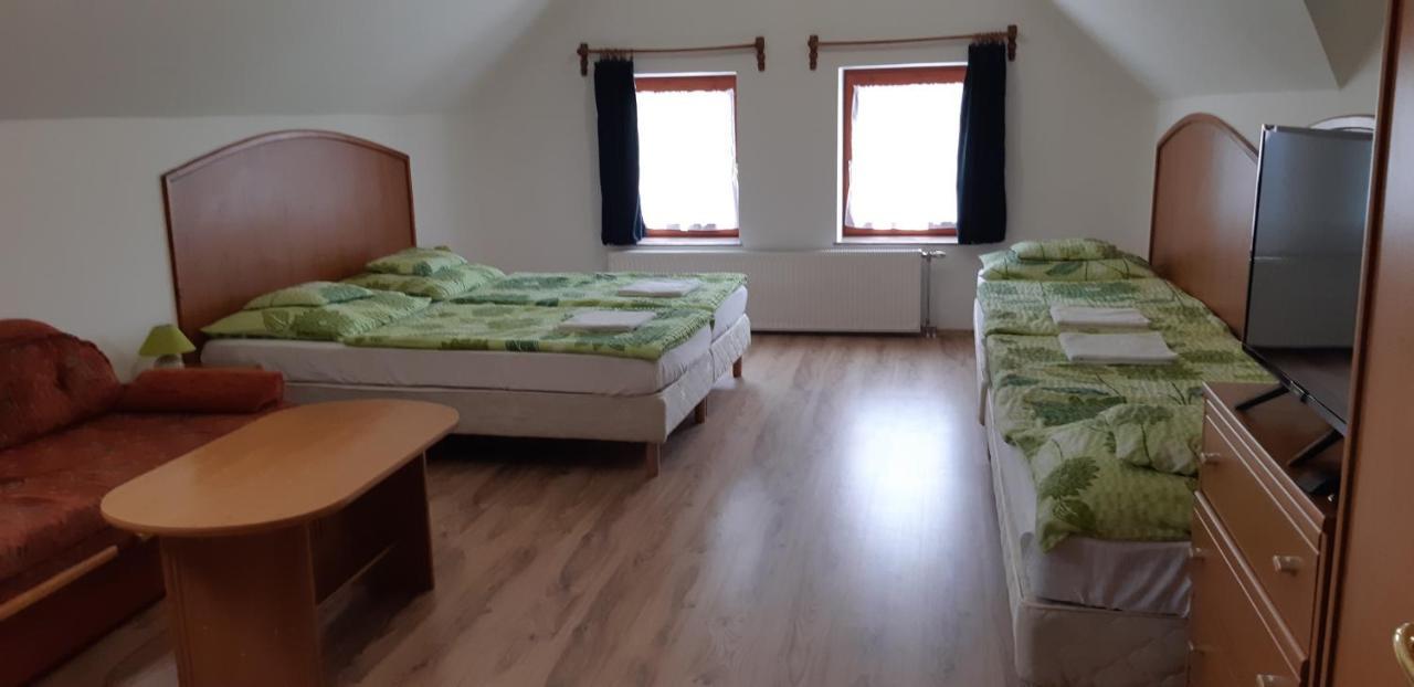Borgaleria Hotel Tokaj Bagian luar foto