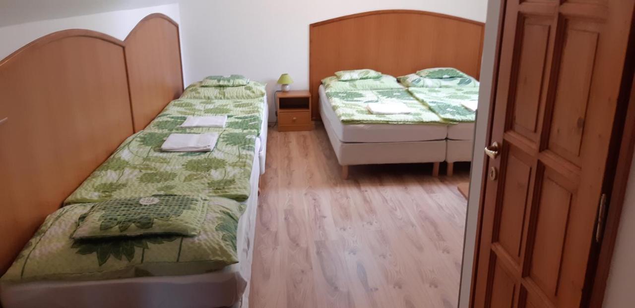 Borgaleria Hotel Tokaj Bagian luar foto